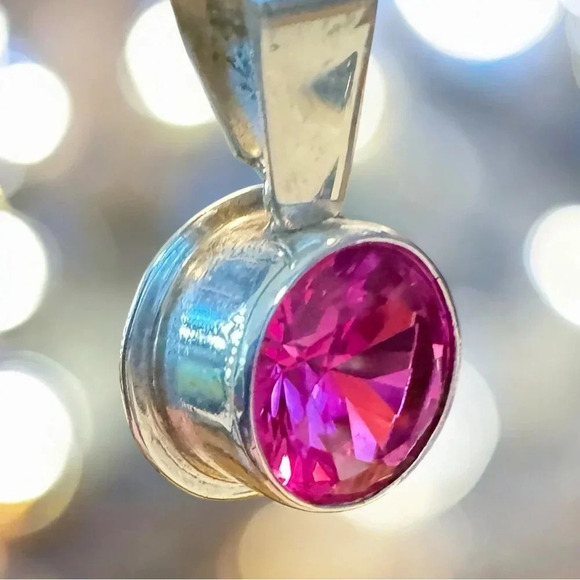 Extraordinary Natural Pinkish-Red Sapphire Sterling Silver Pendant - Picture 9 of 15